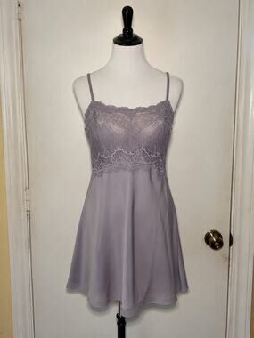 LR3513 Unbranded Lavender Lace Satin Cami Sleep Dress Small